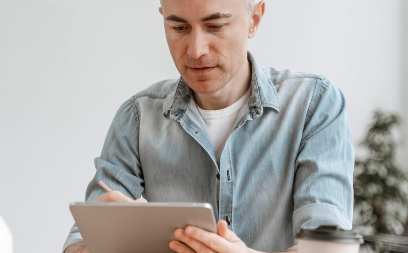 portrait-man-working-tablet